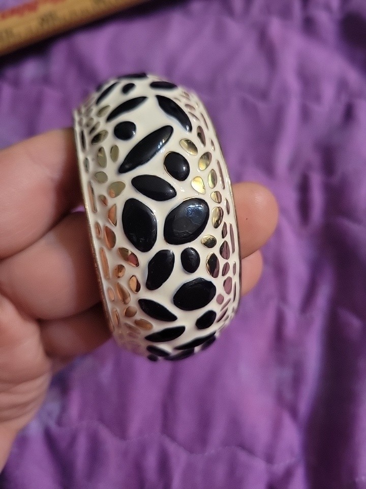 Metal Enamel Ceramic Looking Thick Bracelet Leopard Safari Type Hinged