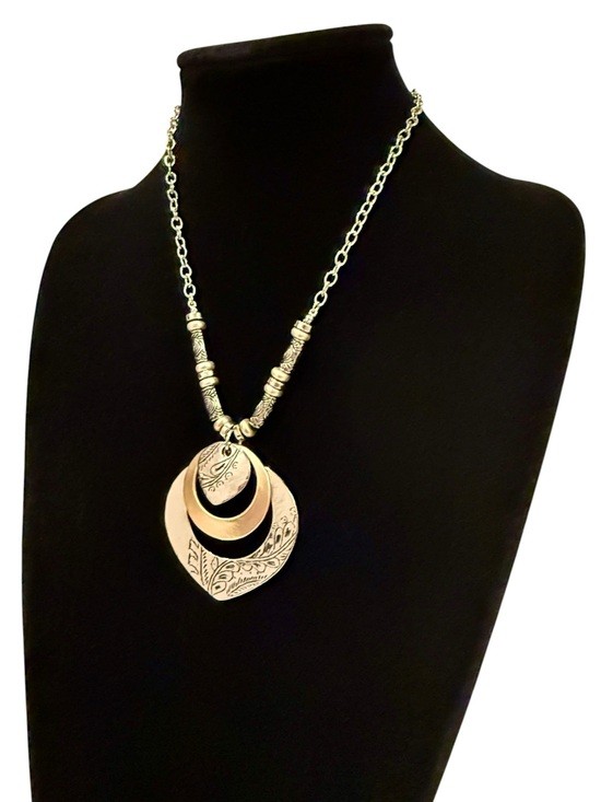Chico’s Silver & Gold two-Tone Boho Layered Pendant Statement Necklace NWOT