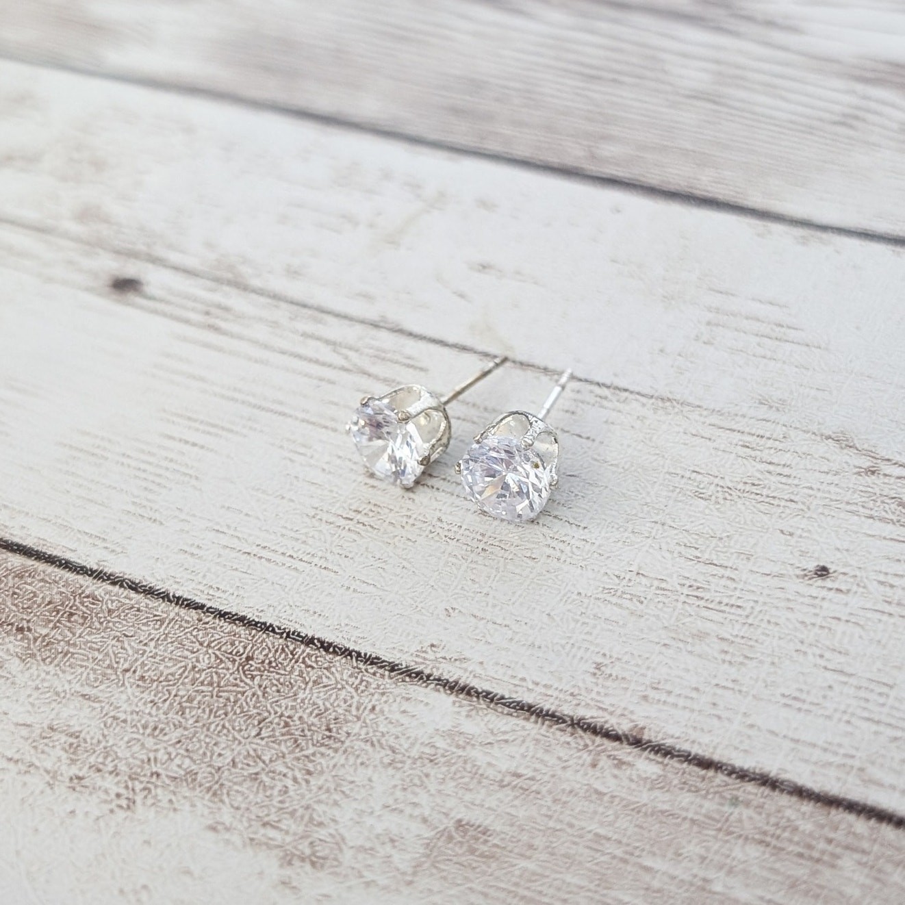 Clear Gem Stud Earrings 0.25″ – Tarnished