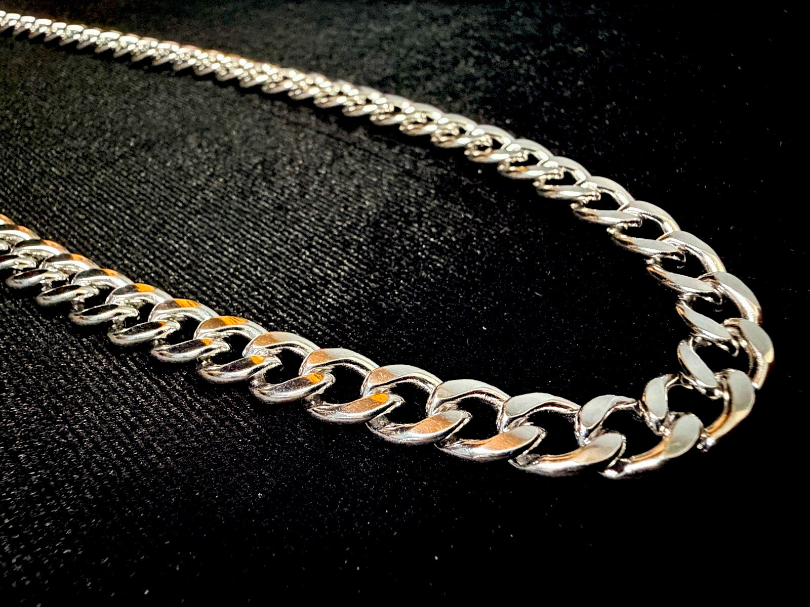 Bold Cuban necklace 22in 8mm. Premium WG plating.