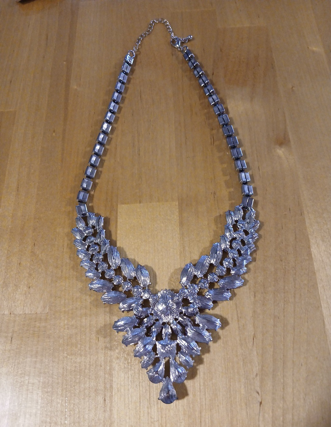 Vintage Lavender Mauve Rhinestone Bib Necklace Chevron V Statement Clear Stones