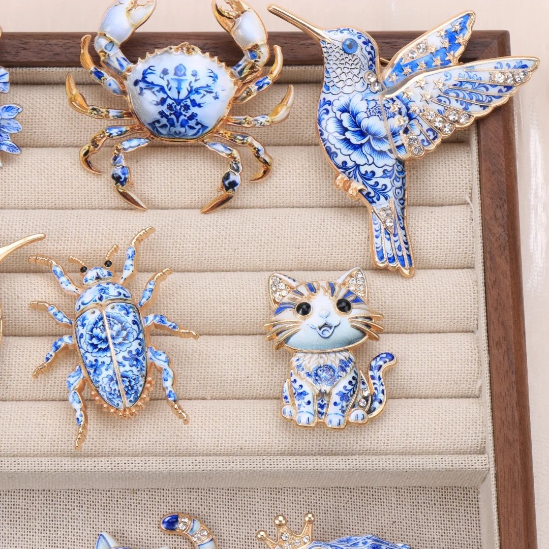 Enamel Animal Brooch Butterfly Cat Hummingbird Frog Crab Fox Crystal Lapel Pin