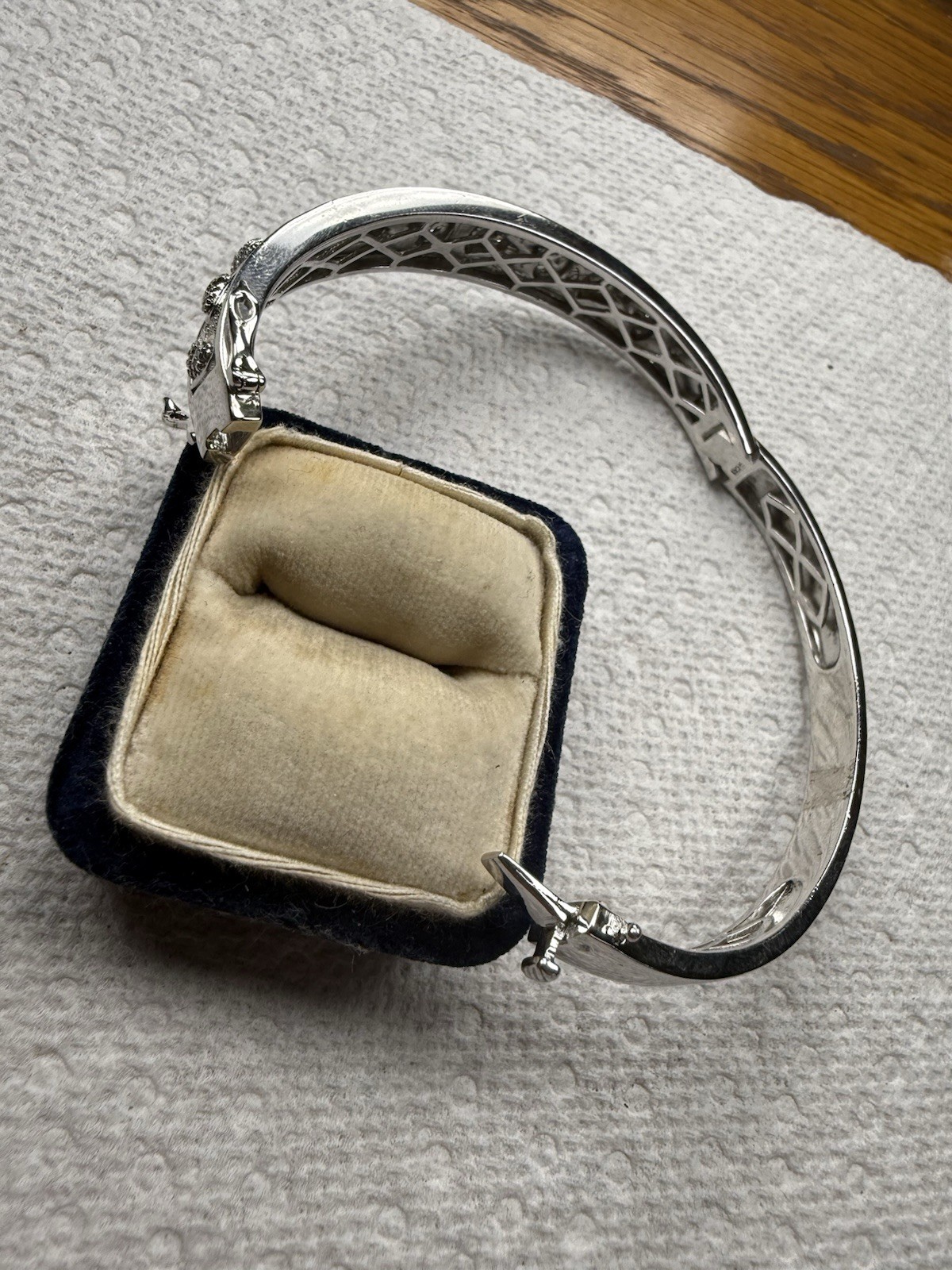 Amazing Sterling Silver Heart Bangle Bracelet 30g