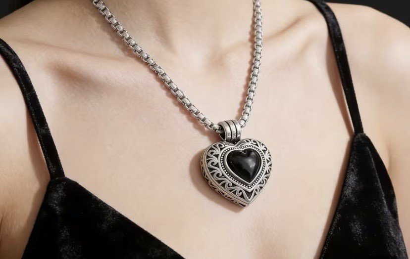 Silver Plated Black Heart Charm Pendant Curb Chain Necklace Lobster 23.62 in