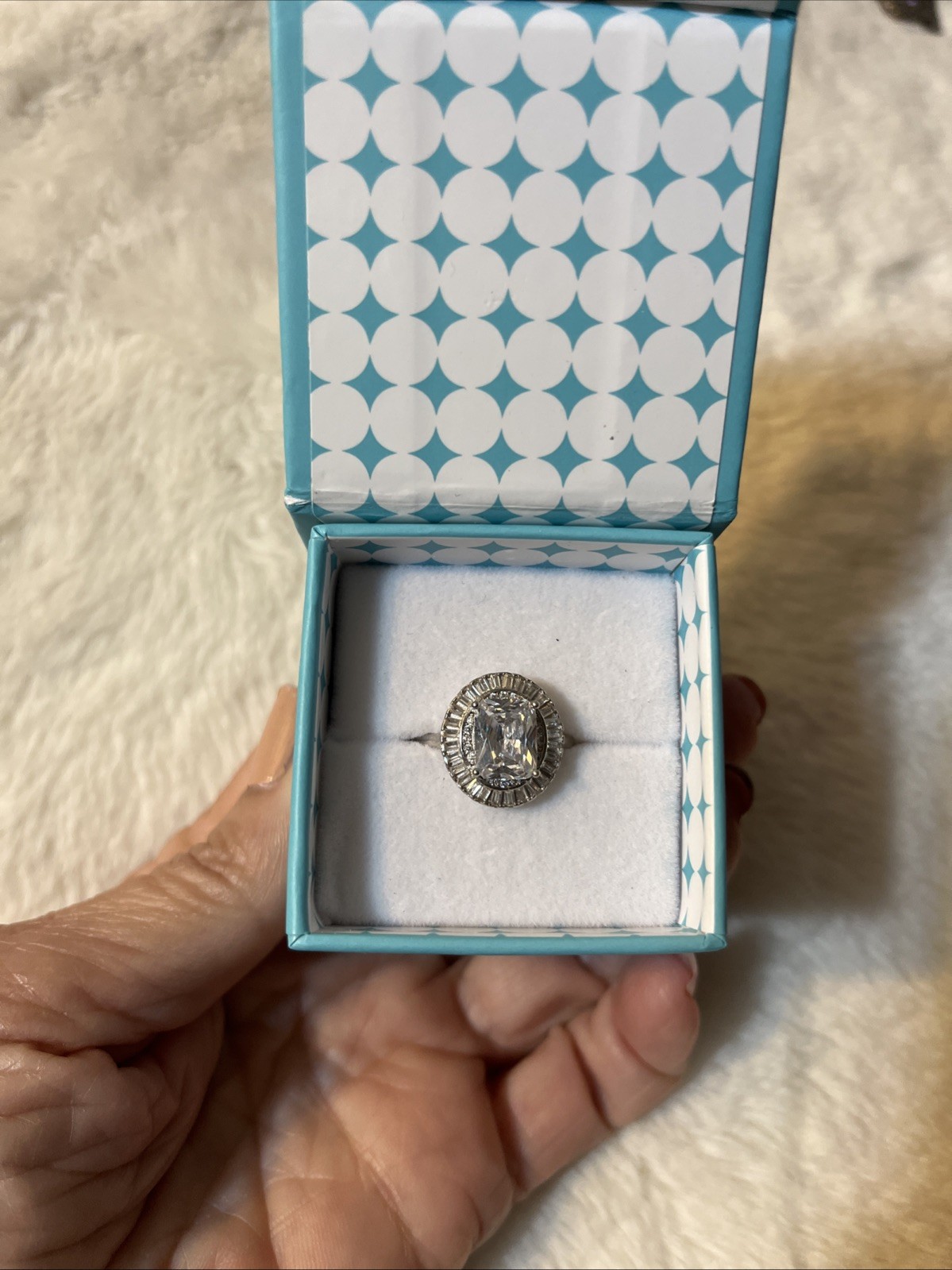 Ryze Jewelry Size 6.25 Ring White Frost New In Box