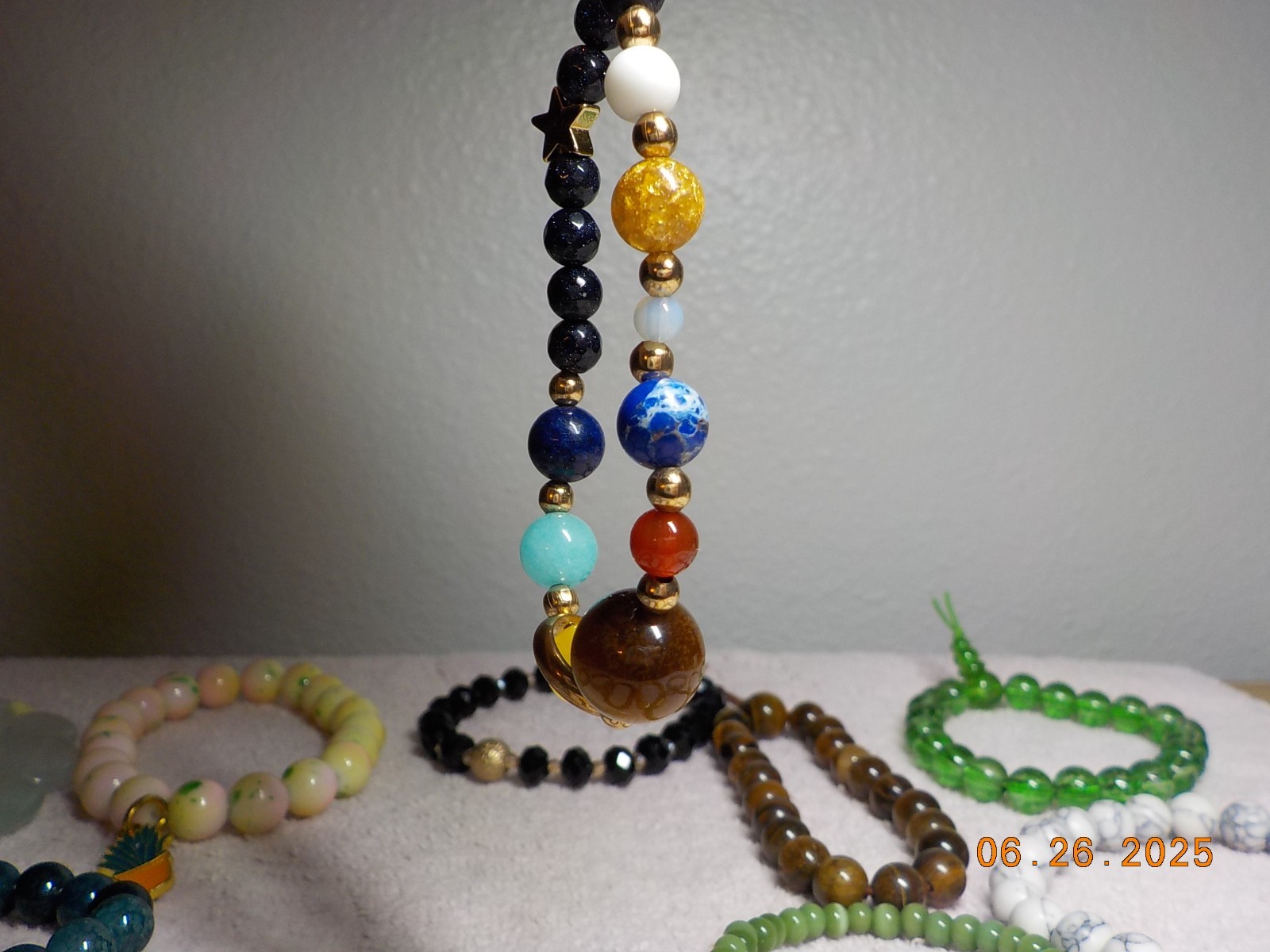 LOT OF 13 STRETCH BRACELETS/BANGLES GLASS/STONE/METAL/TIGERS EYE/LAPIZ 8.6 OZ