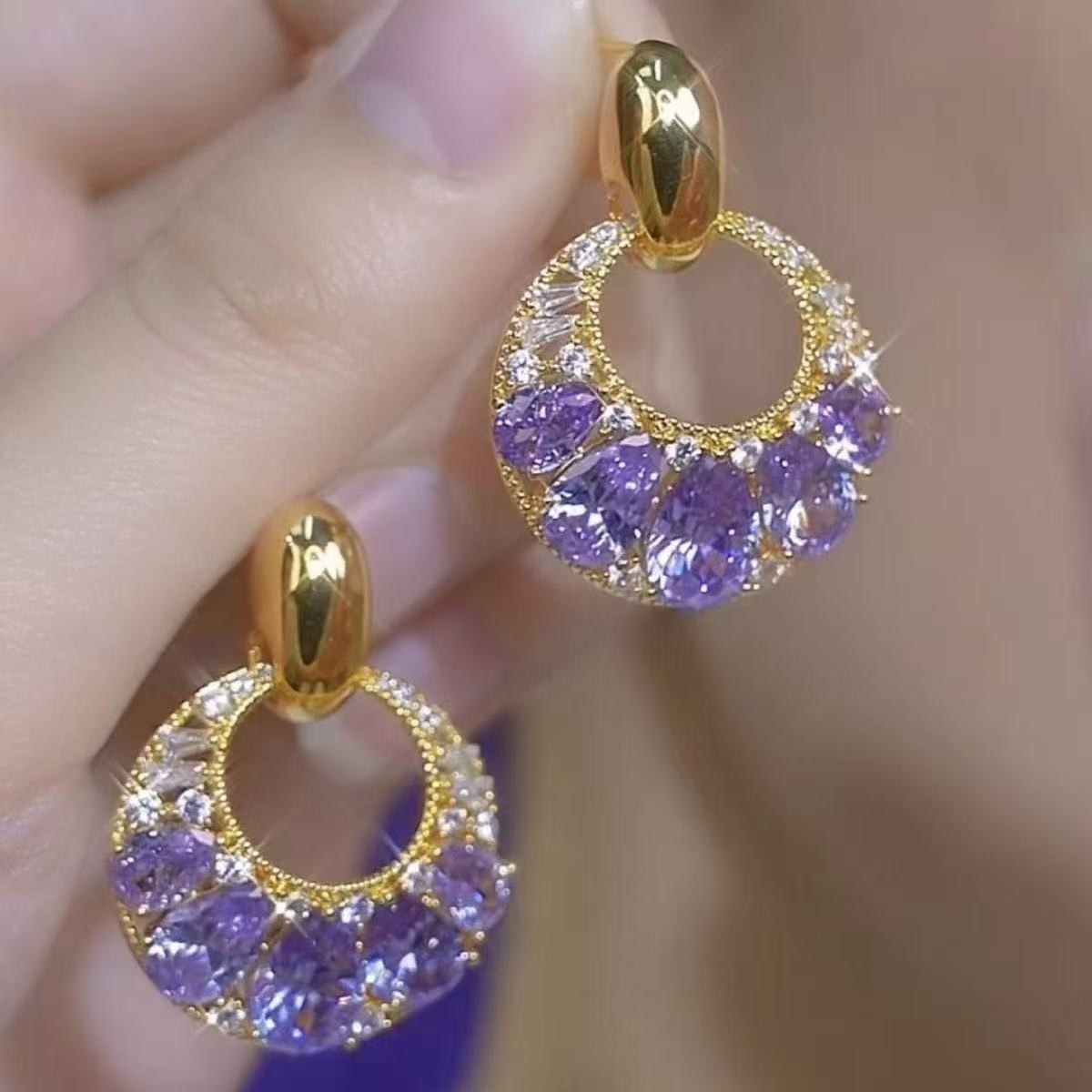 temperament French earrings, palace earrings, fashionable high-end earrings