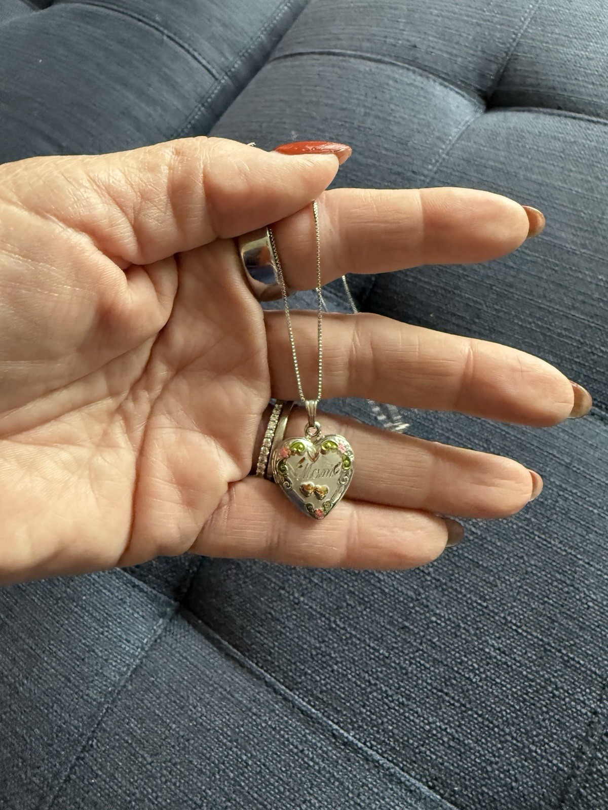 Zales – Silver Heart MOM Locket Pendant Necklace with Chain for Women Jewelry