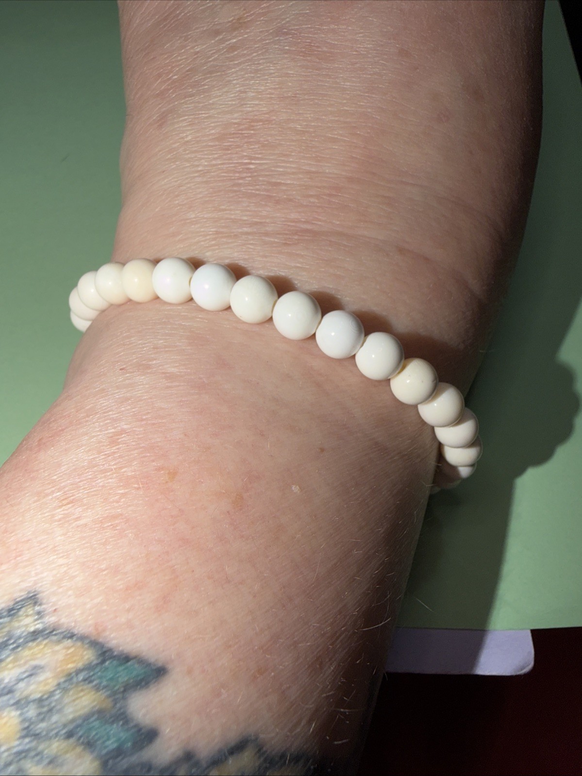 White To Very Pale Pink Conch Shell Copper Stretch Bracelet 6.5”