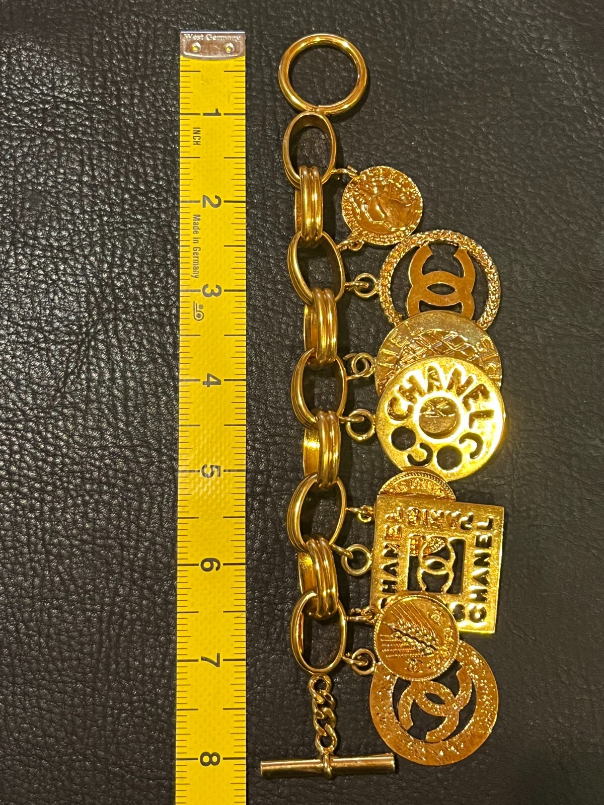 CHANEL Bracelet Bangle AUTH Coco Mark chain Logo Vintage Rare GOLD Icon 93A F/S