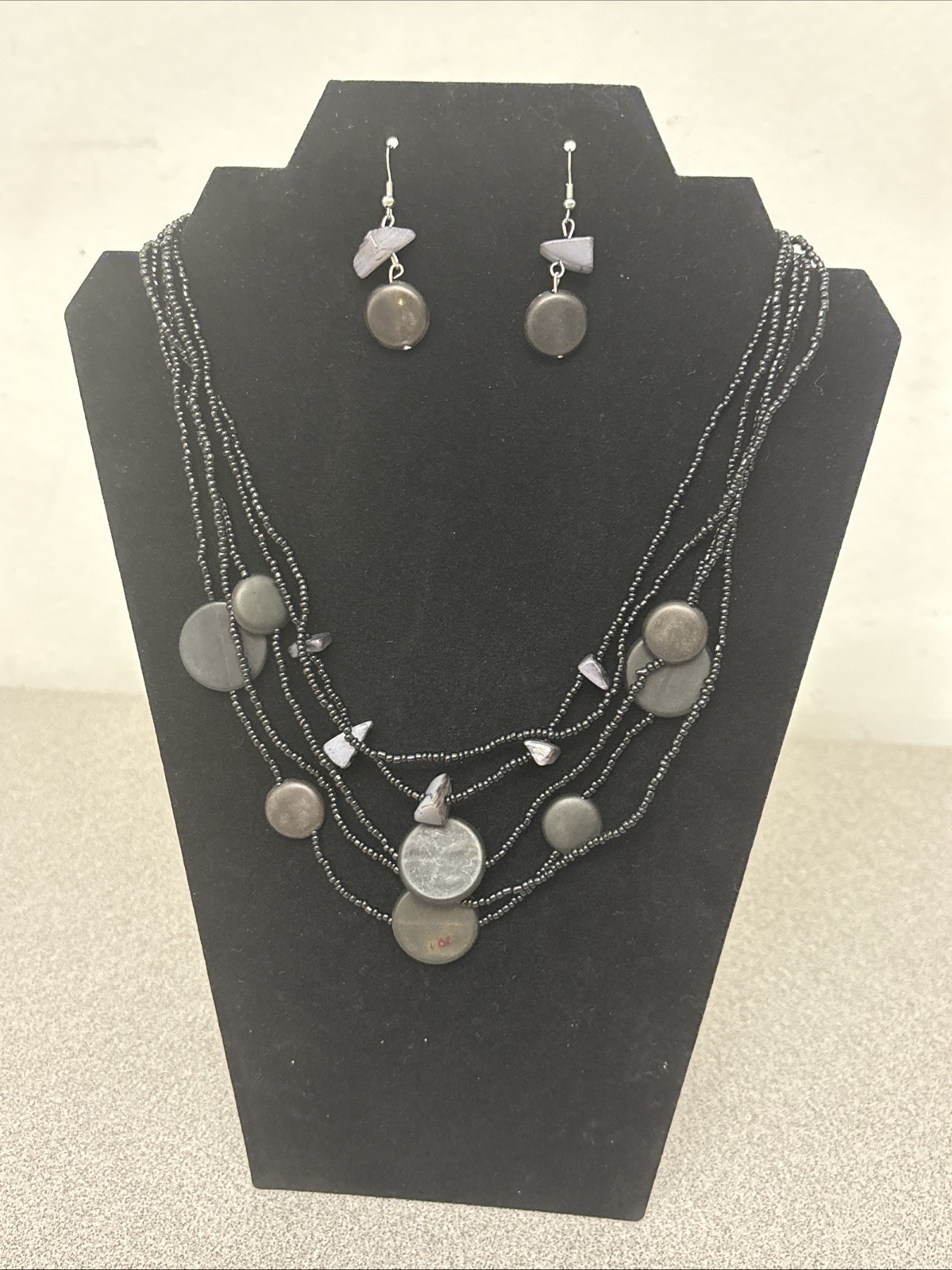 Set Earrings Necklace Fashion Costume Jewelry 16″ Black Faceted Beads