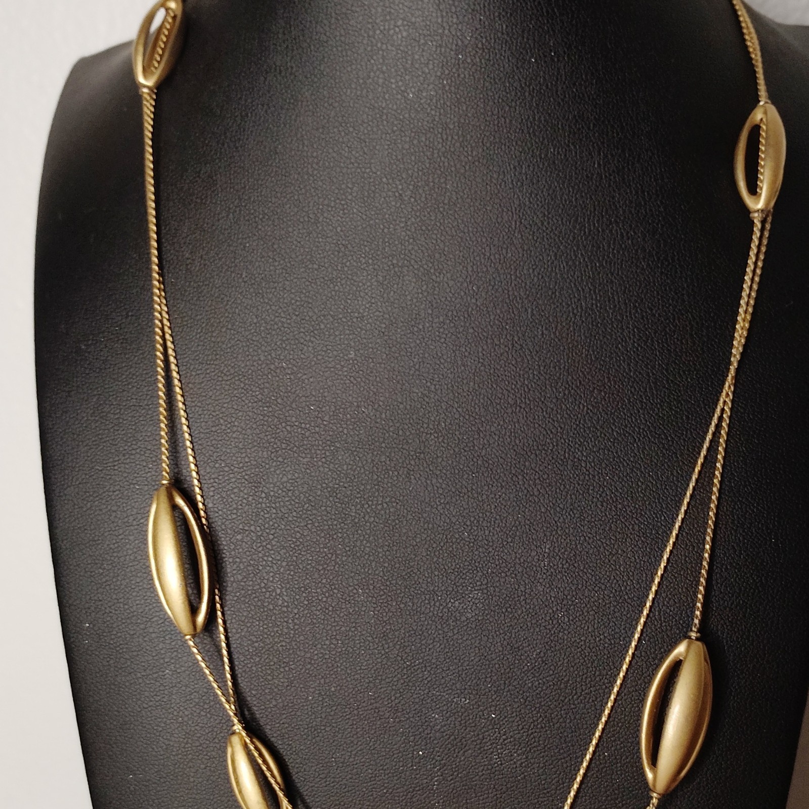 Gold Tone Rope Chain Station Necklace Oval Link Design Lobster Clasp 40″ Adj