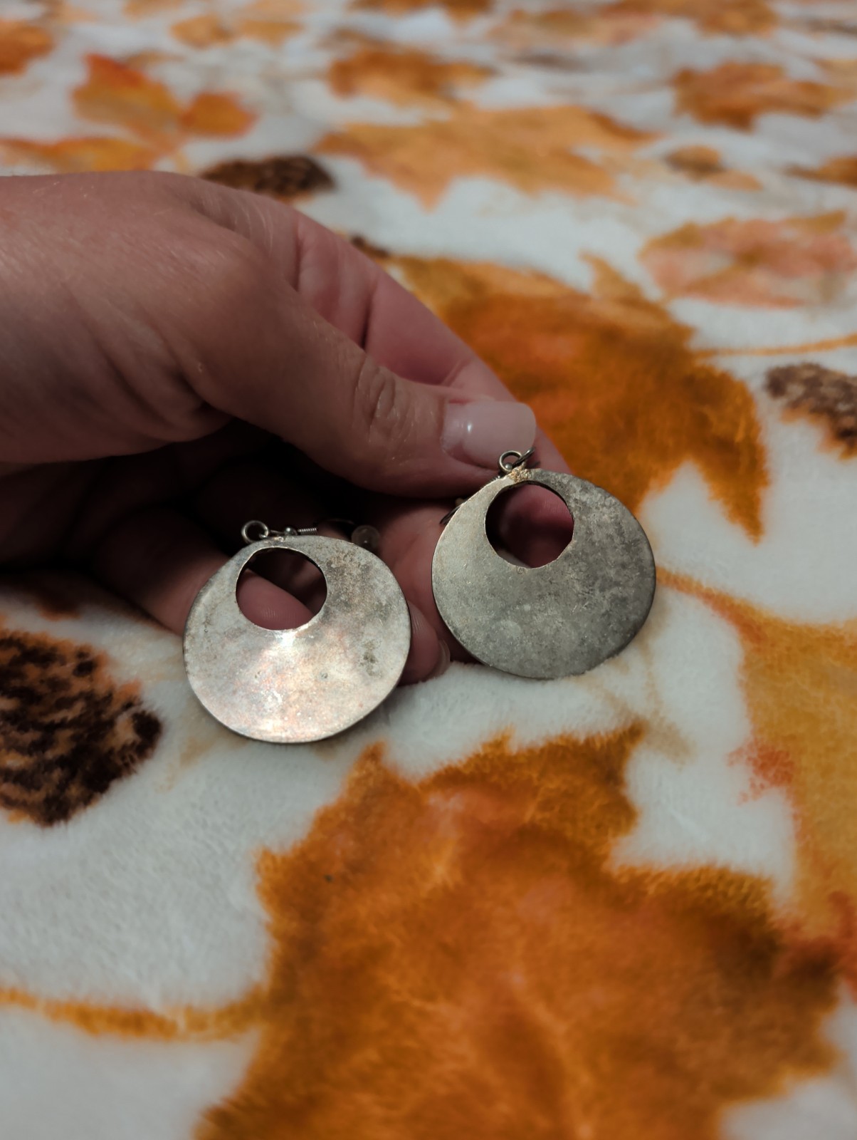 1.5″ Silver Toned Dangle Earrings