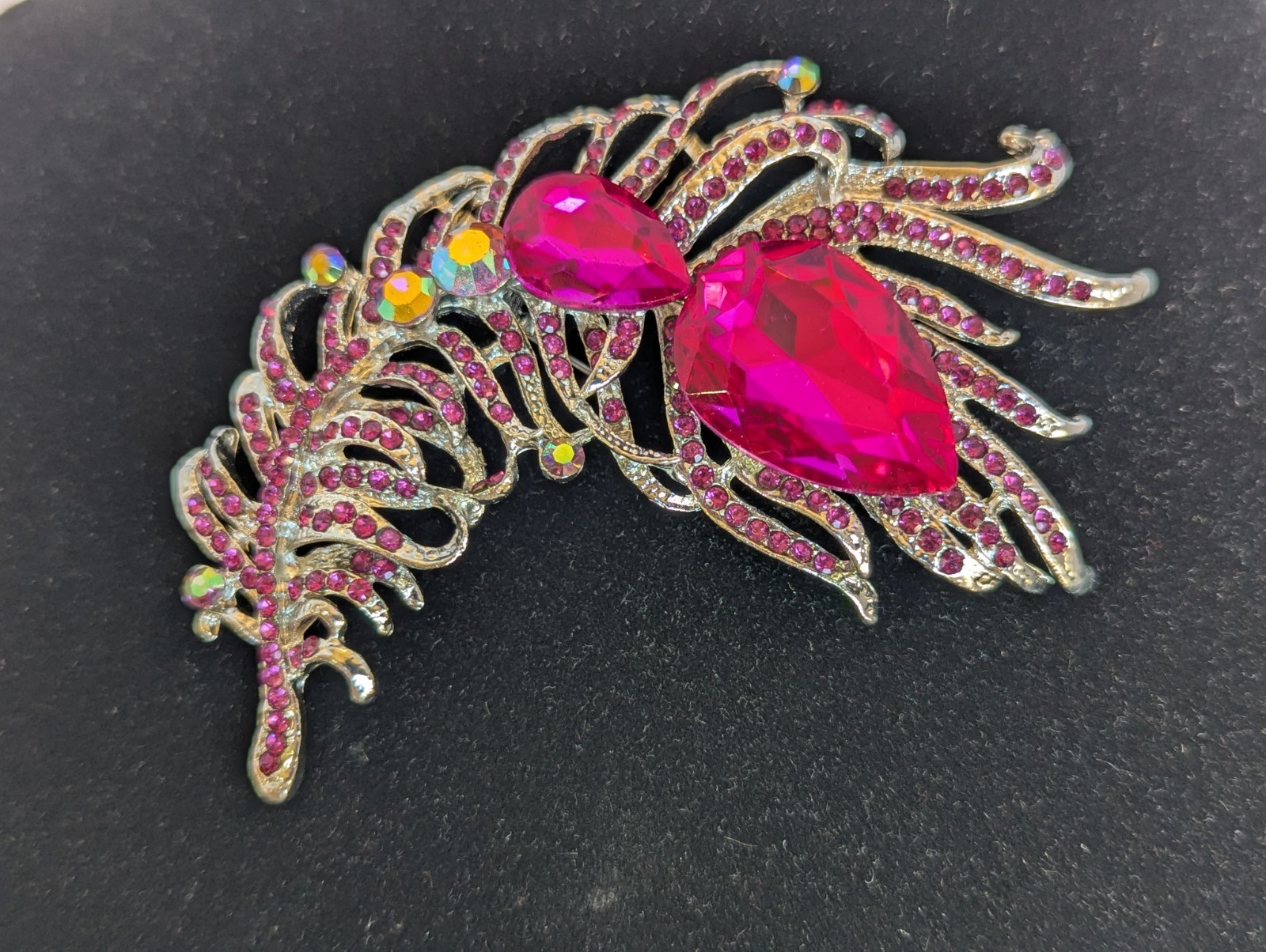 Fuchia Rhinestone Feather 3 3/4″ x 2 1/4″ Brooch Pin