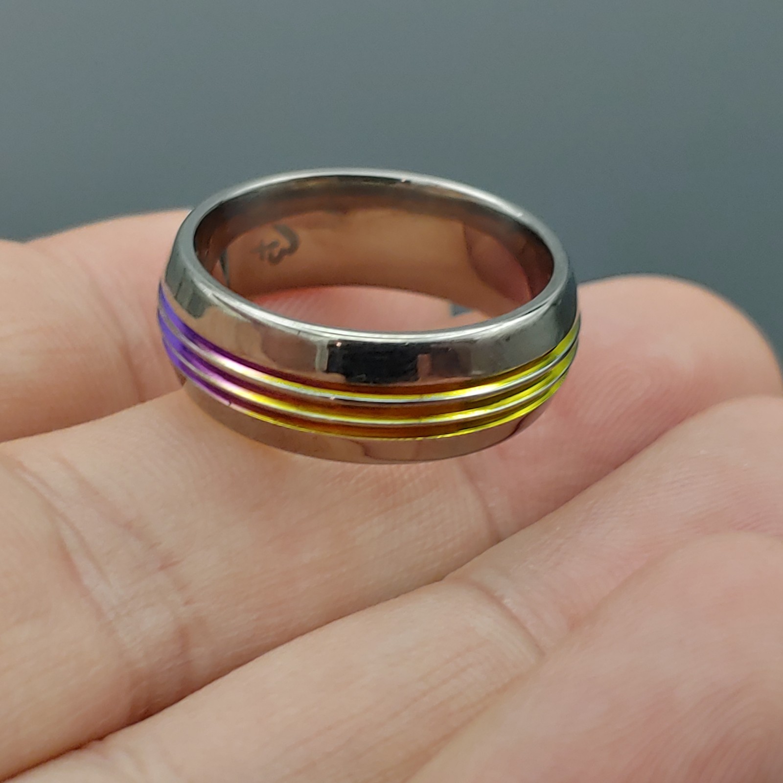 Titanium Rainbow Ring size 10 weighs 5.1g band 8mm