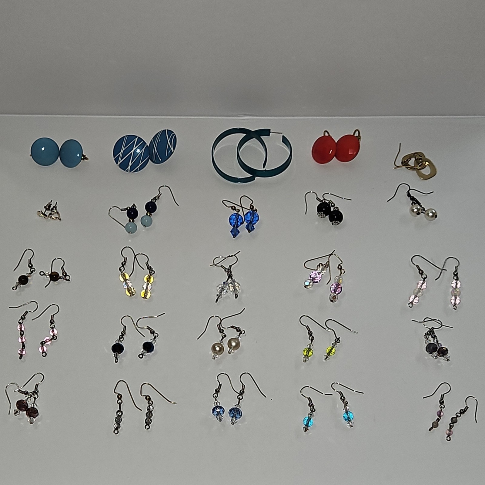 Mixed Lot Women’s Earrings Multicolor Metal, Plastic,Glass and Crystal