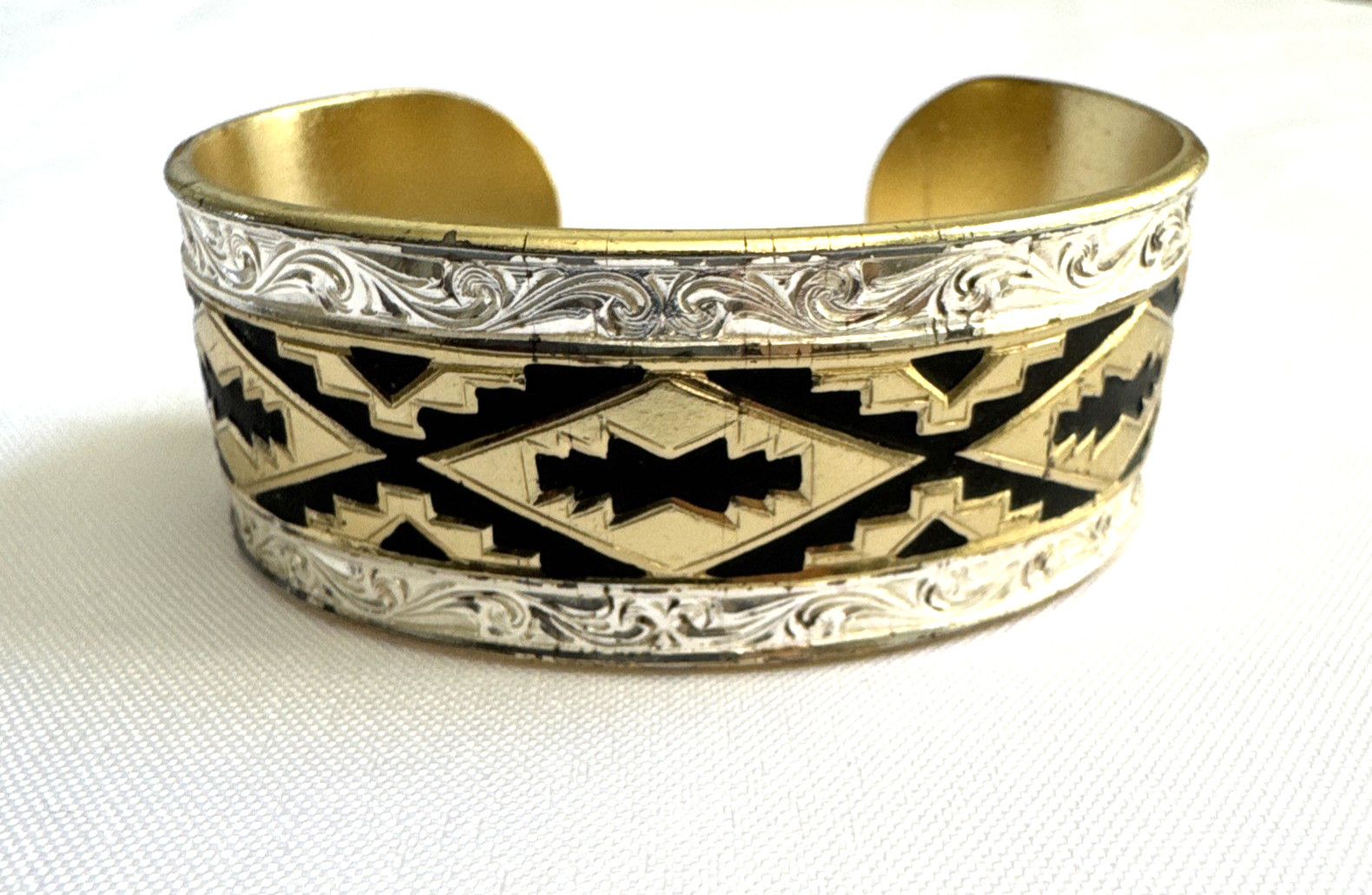 Montana Silversmiths Tri-Color Cuff Bracelet Western Southwestern Geometric