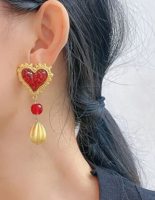 Gripoix STYLE Heart Valentine Earrings Resin/Acrylic Drop Gold Red Statement