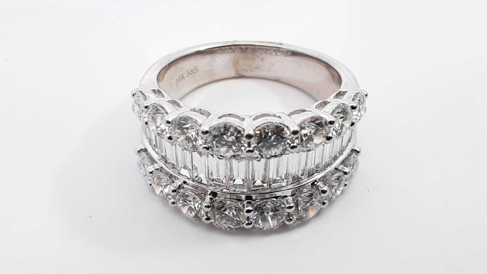 4.64ctw Diamonds 14k Wg 6.6 Grams Women’s Ring Size 6.5 Sd0326opzxdu