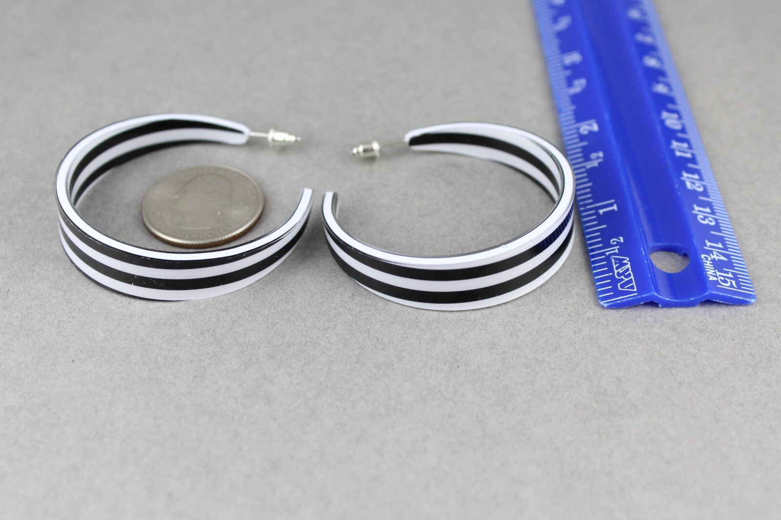 Black White stripe hoop earrings plastic lightweight post acrylic 1 7/8″ wide