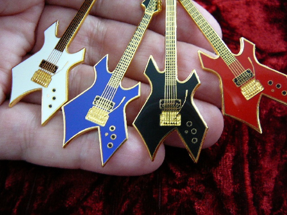 (M-302-A) Black Red or White B C Rich WARLOCK electric guitar PIN brooch music