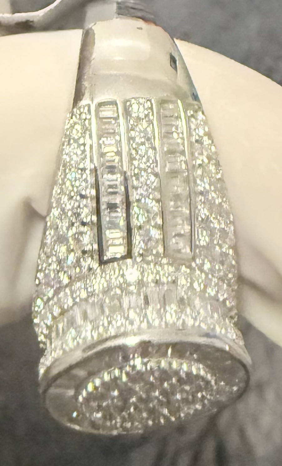 925 Sterling Silver Round Men’s D VVS Moissanite Diamond Ring 2 ctw Size 10.