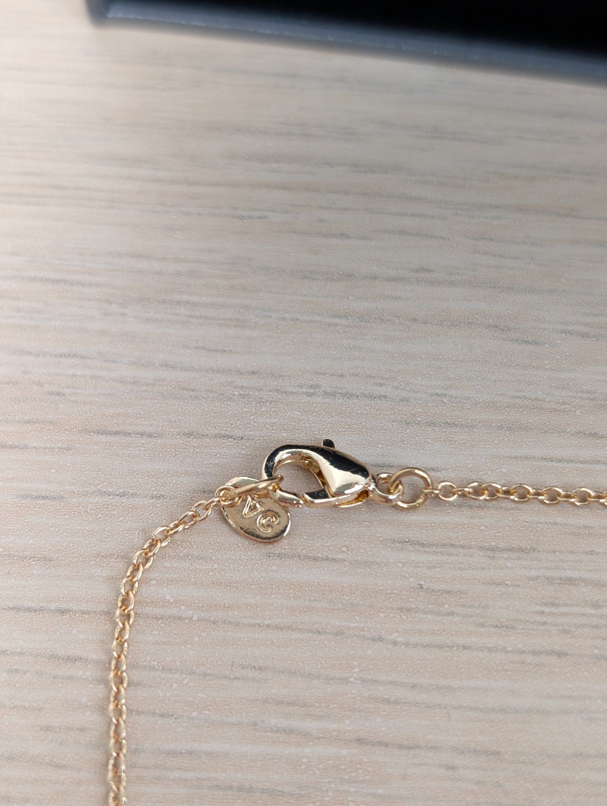 Vince Camuto Gold Tone Rhinestone 4-Leaf Clover Necklace Chain 17″-22″ NIB