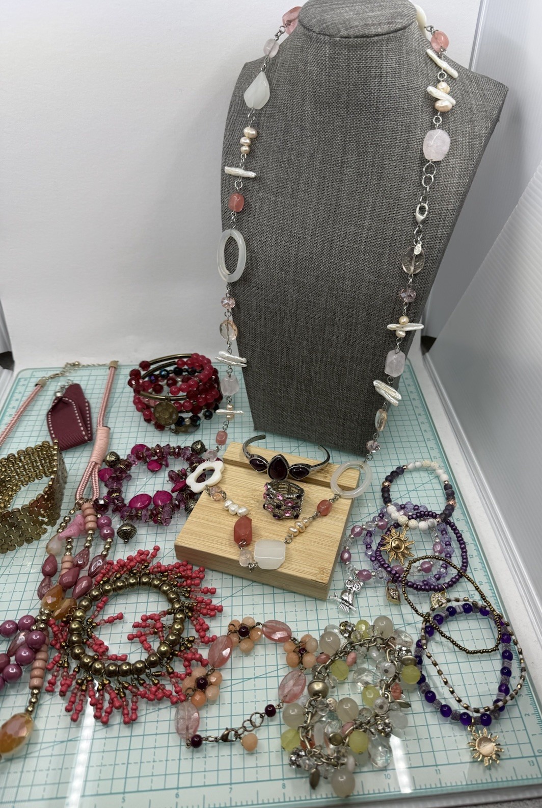 Pink Colors Lot Of Mostly Avon Necklaces + Beaded Stretch Bracelets Beach Vacay