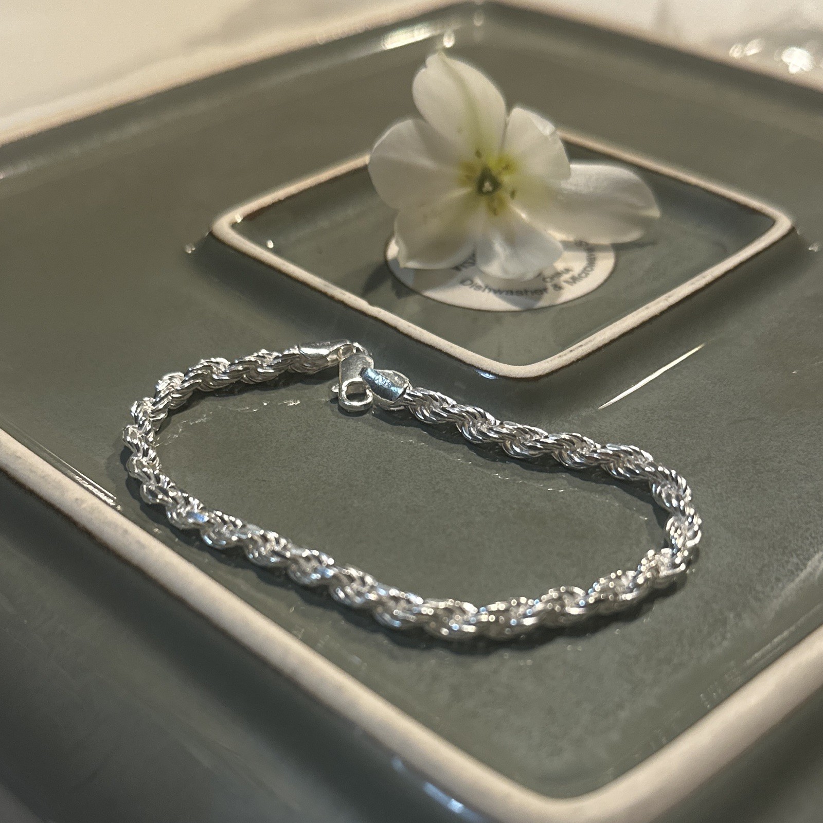 Sterling silver 8 1/2 inch ￼Twisted Rope Chain Link Bracelet w/ Lobster Clasp