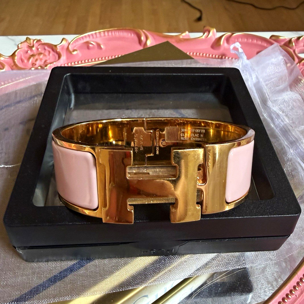 HERMÈS Pink Enamel Gold Tone H Clic Clac Hinged Bangle Cuff Bracelet