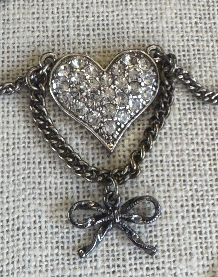 RARE BETSEY JOHNSON BOW CAMEO HEART DROP CHAIN NECKLACE #11