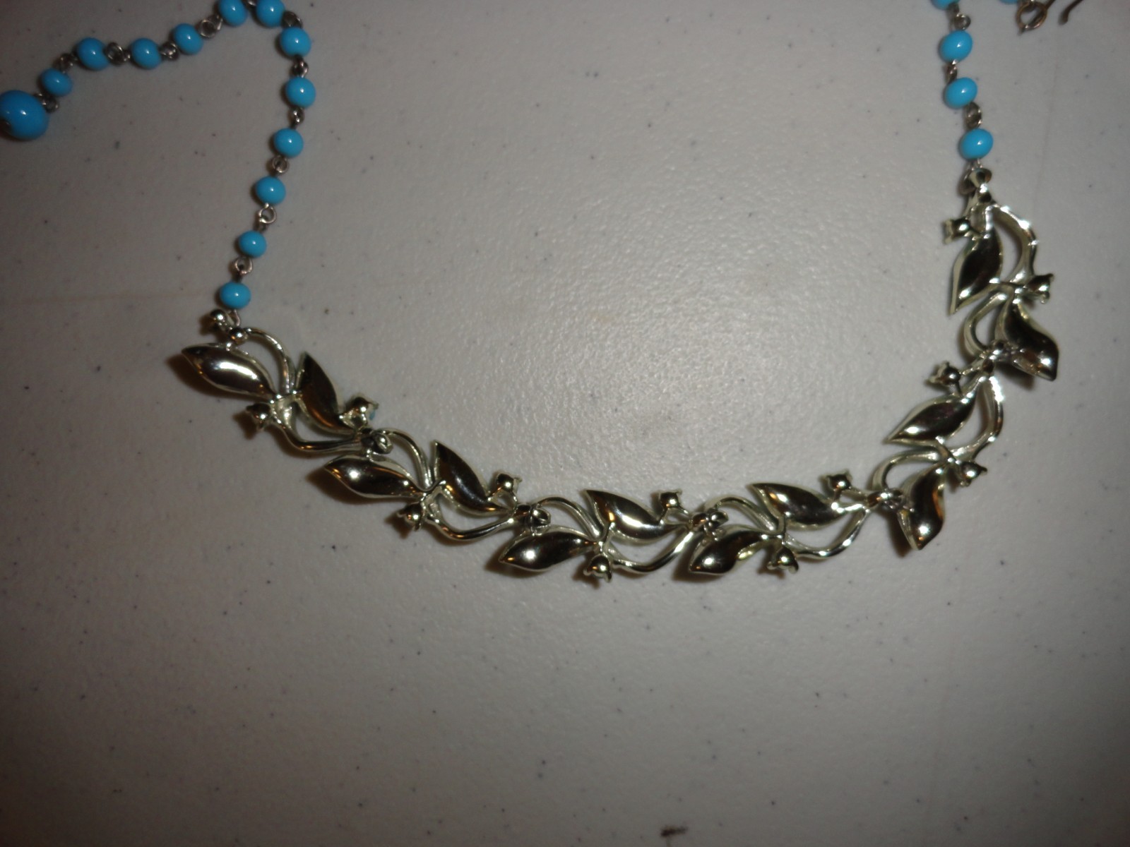 Vintage Lisner Light Blue Leaf and Bead Choker Necklace 14 1/2″