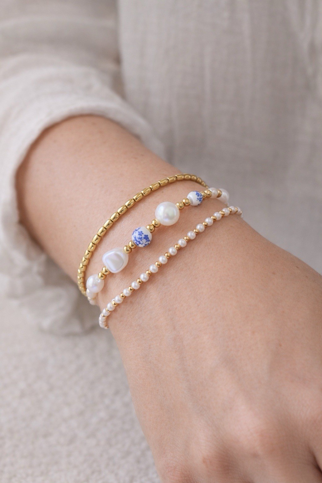 Pearl Beaded Stretch Bracelet Set: Gold White Blue Stackable Round Beads