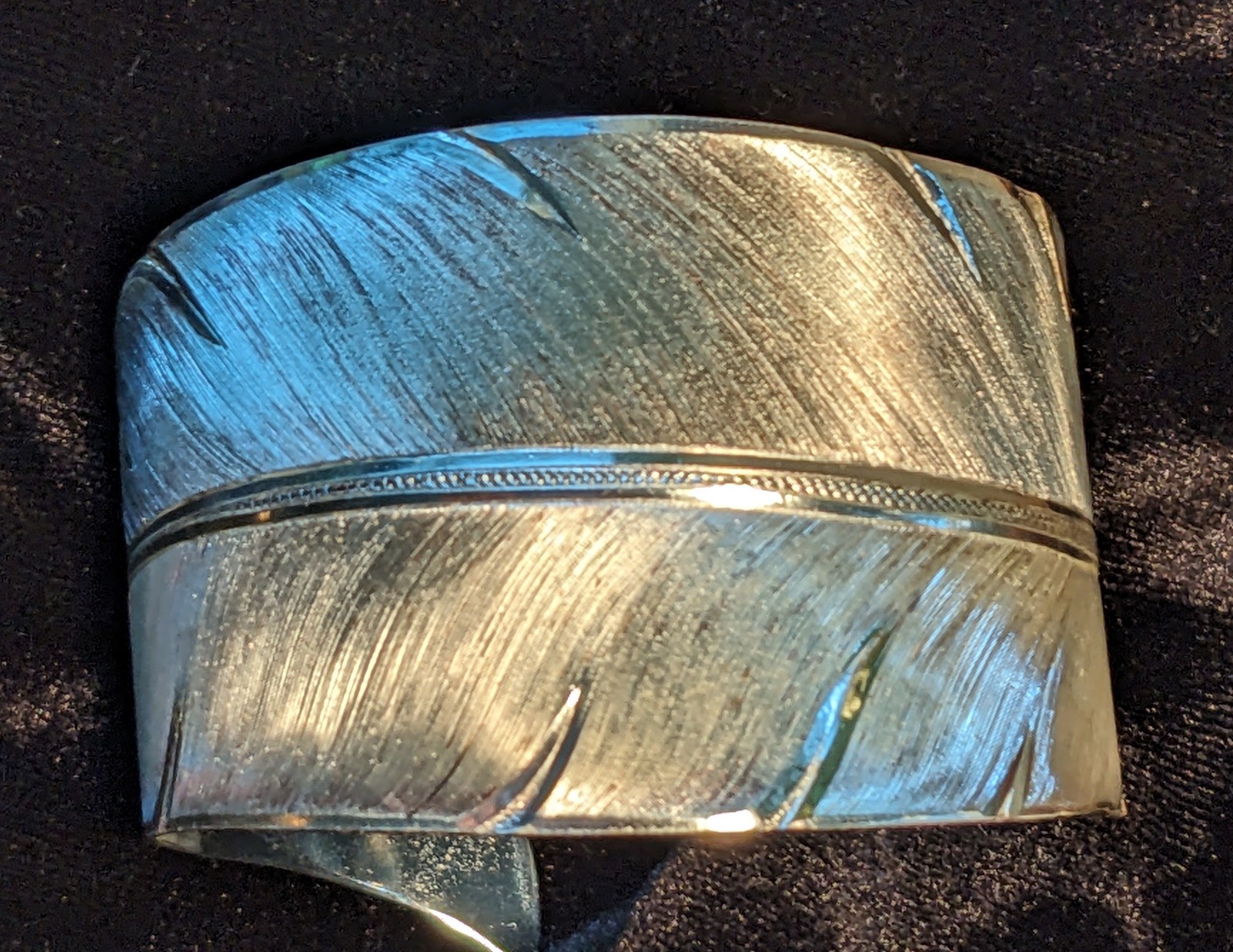 NEW Montana Silversmiths Silver Feather Cuff Bangle Bracelet