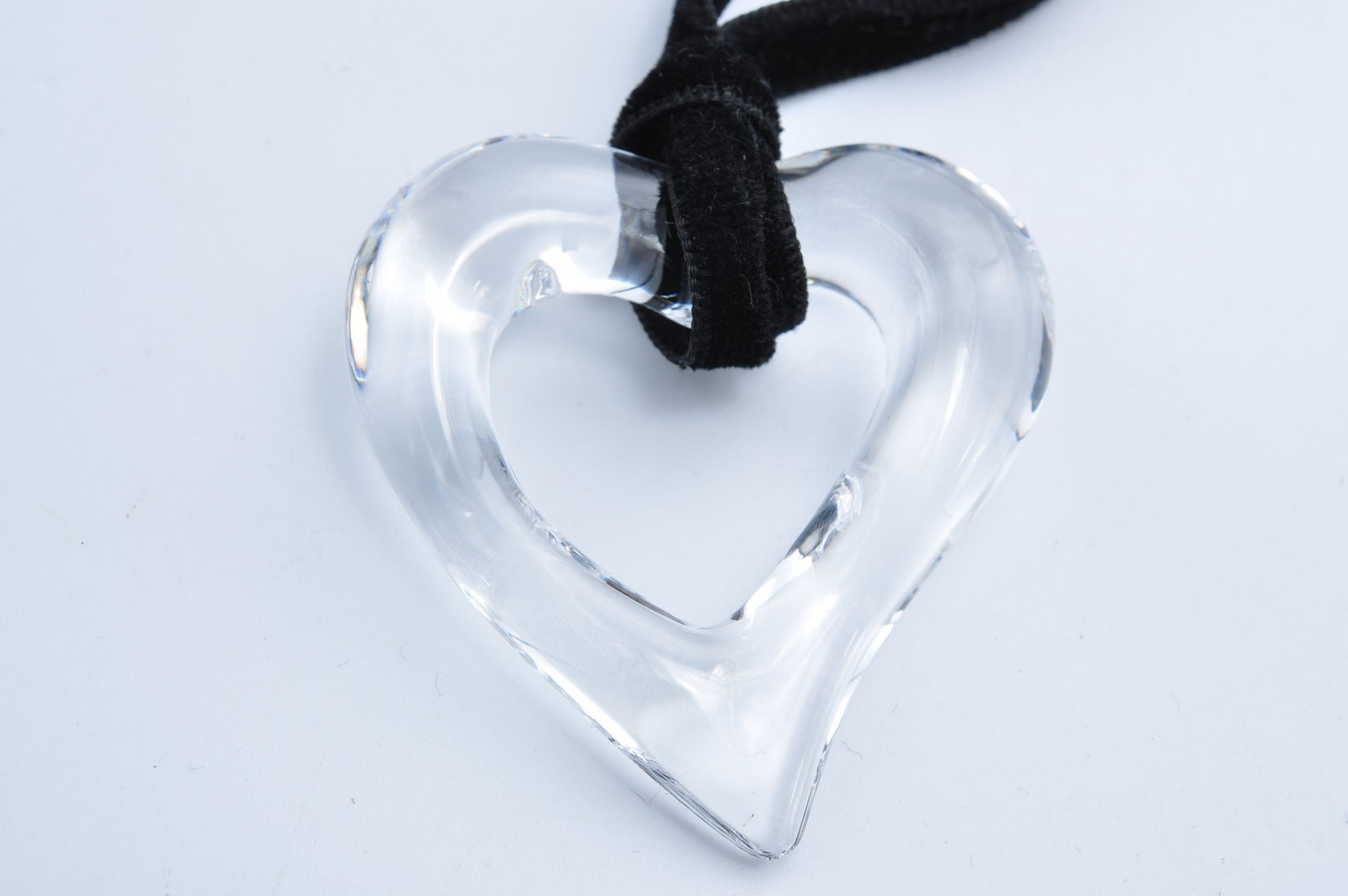 Baccarat Crystal Heart Pendant Necklace Clear Black Velvet w/Box Auth 11485