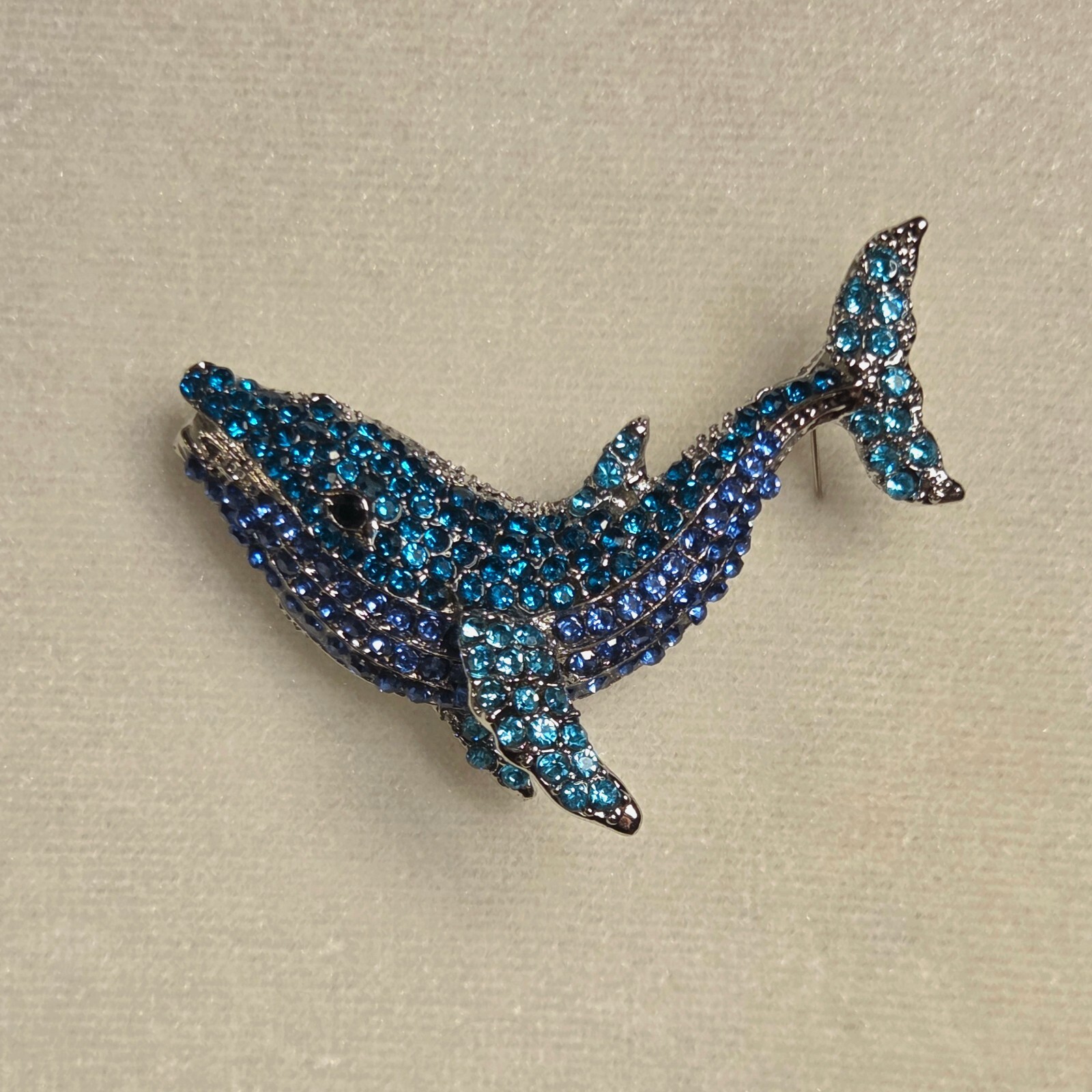 Blue Rhinestone Silver Tone Whale Brooch Y2K Whimsical Mermaid Sea Theme