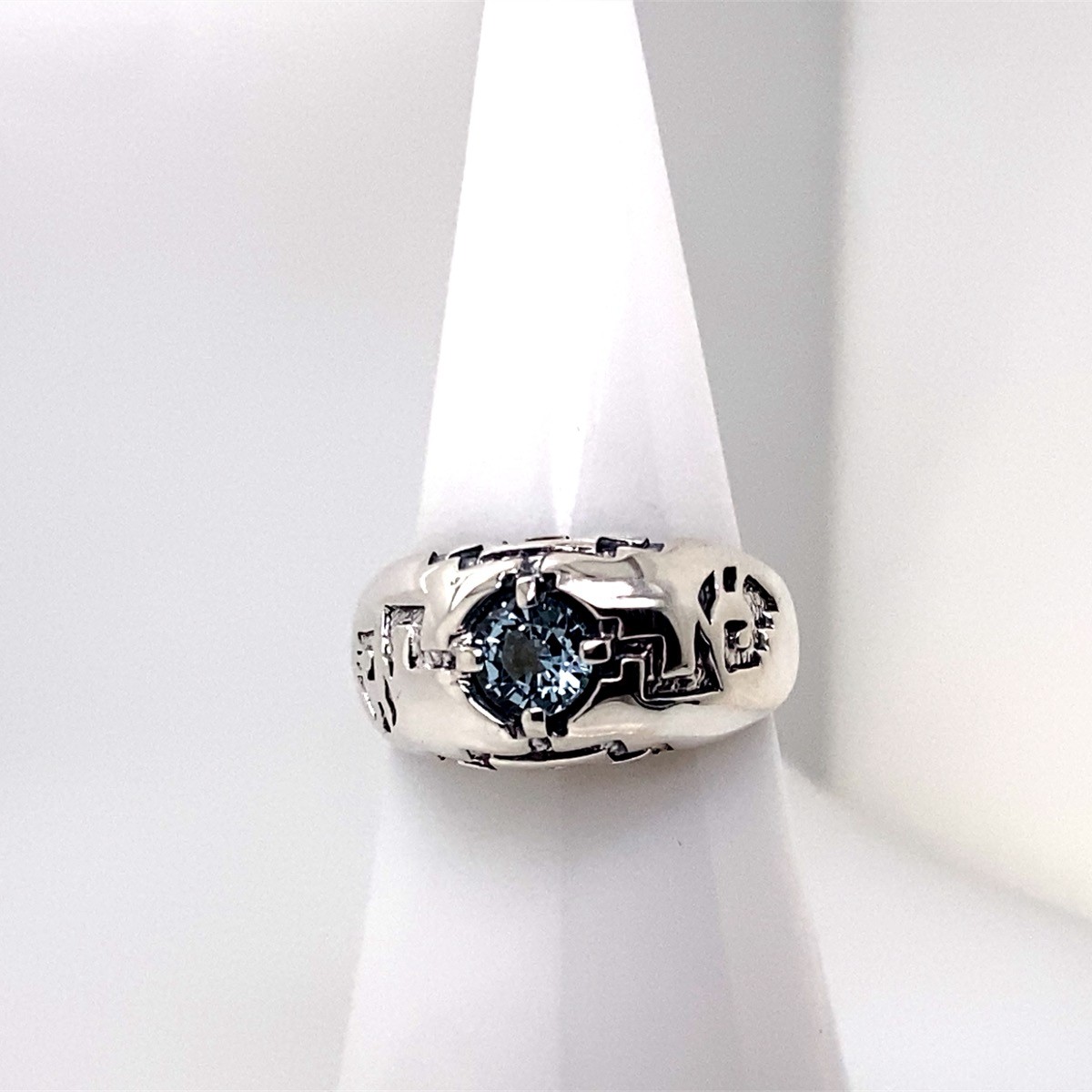 KAbana Topaz Sterling Silver Carved Ring (DG7214804)