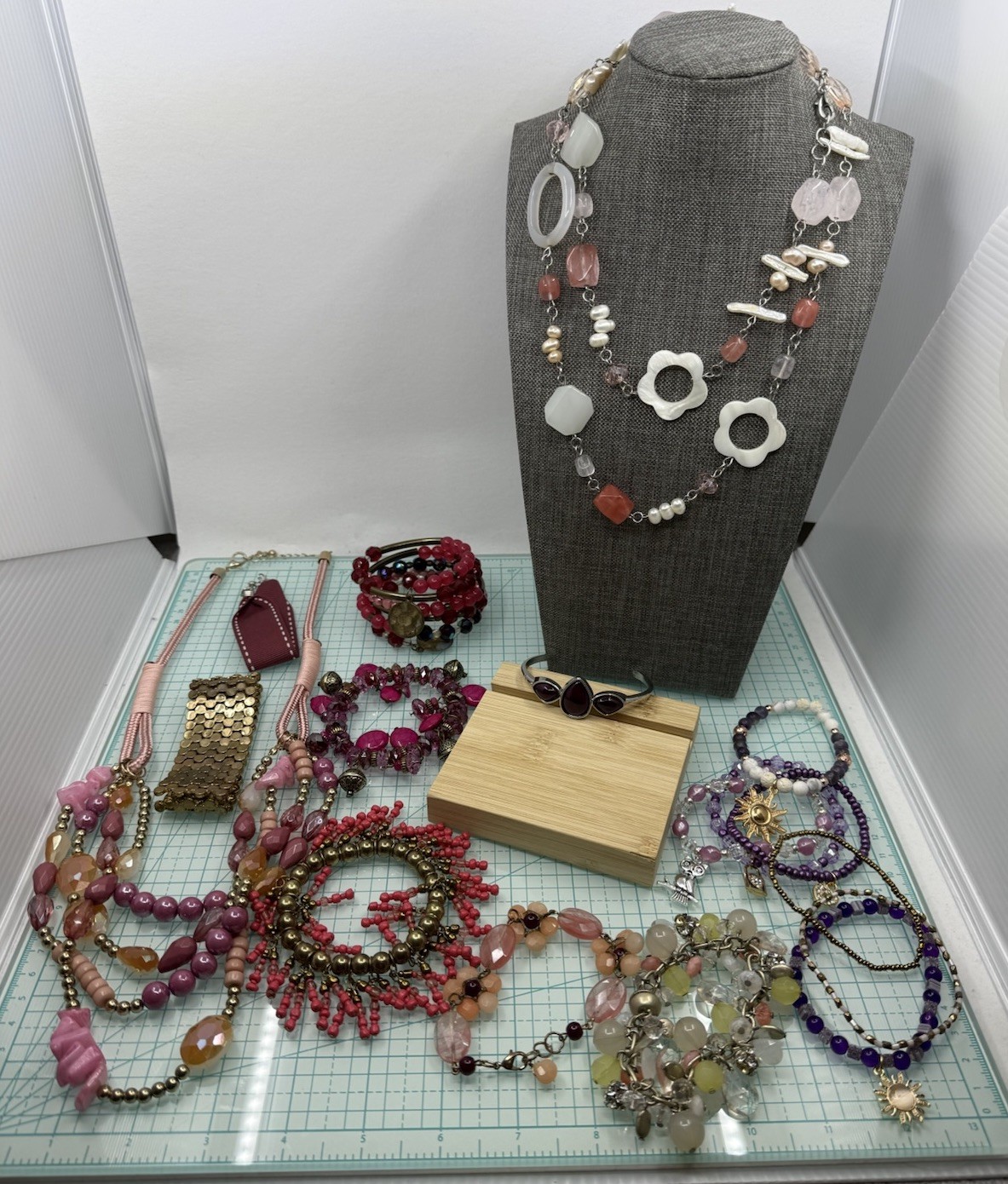 Pink Colors Lot Of Mostly Avon Necklaces + Beaded Stretch Bracelets Beach Vacay
