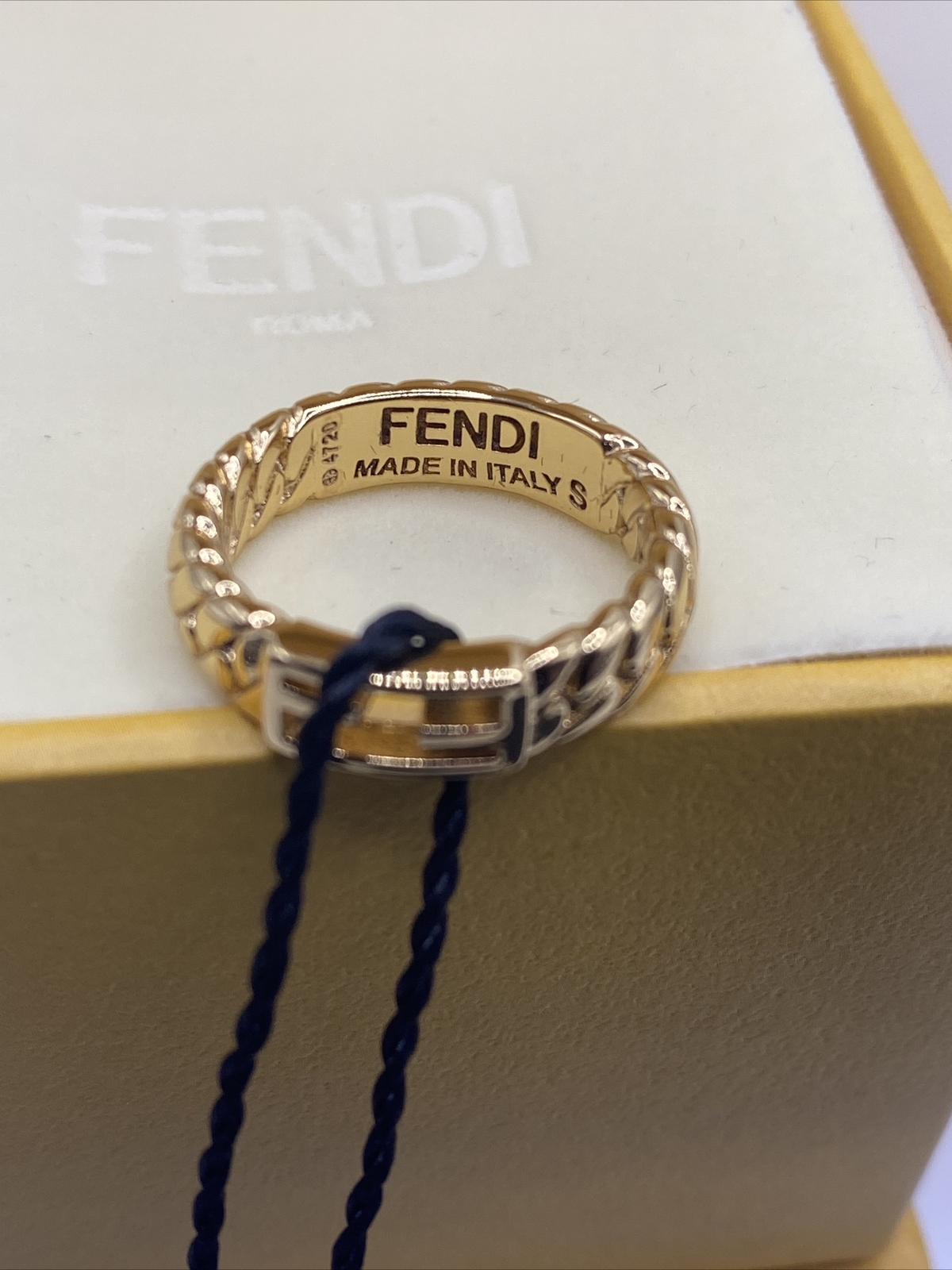 FENDI BAGUETTE RING IN GOLD COLOR RING. SIZE FENDI S / USA 5.5. NEW & AUTHENTIC