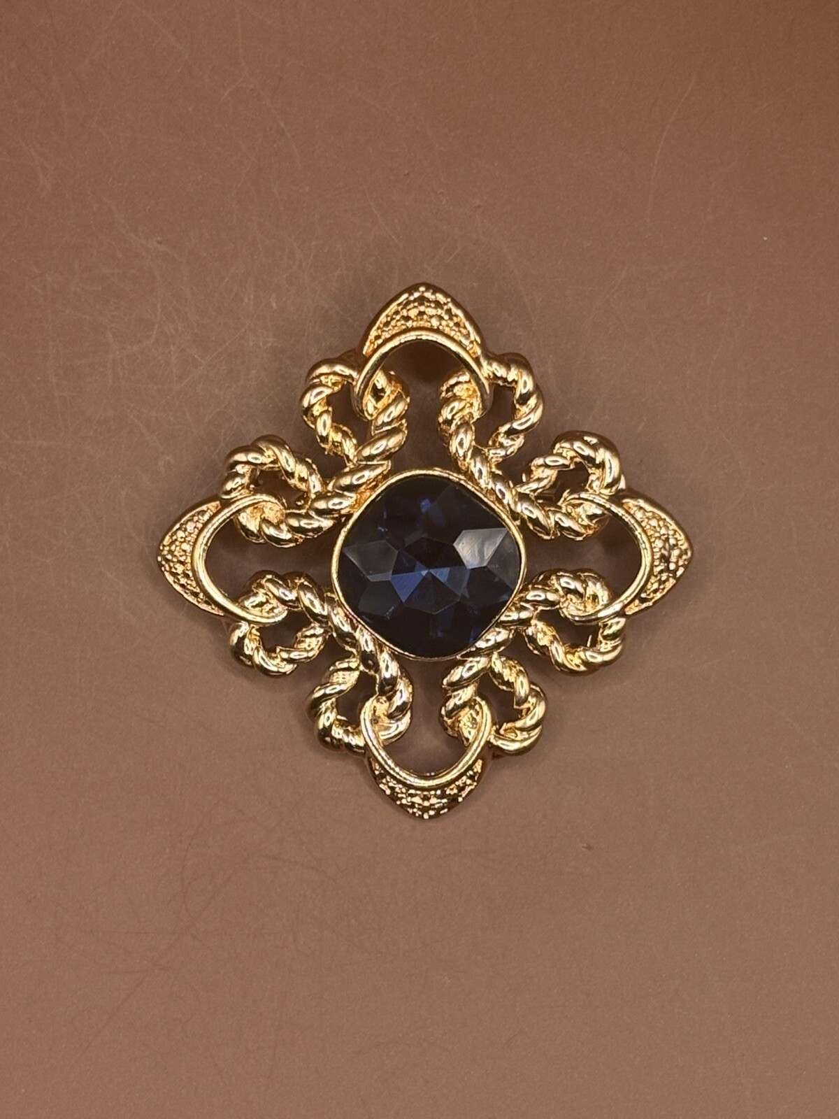 Gold Tone Elegant Minimal Rhinestone Hollow Badge Brooch Pin
