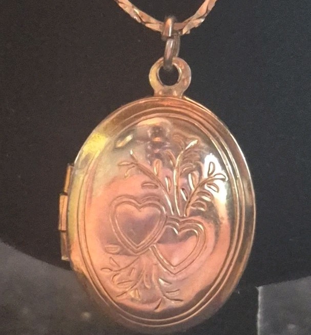 Gold Tone Oval Photo Locket Pendant Necklace, Snake Chain, Spring Ring