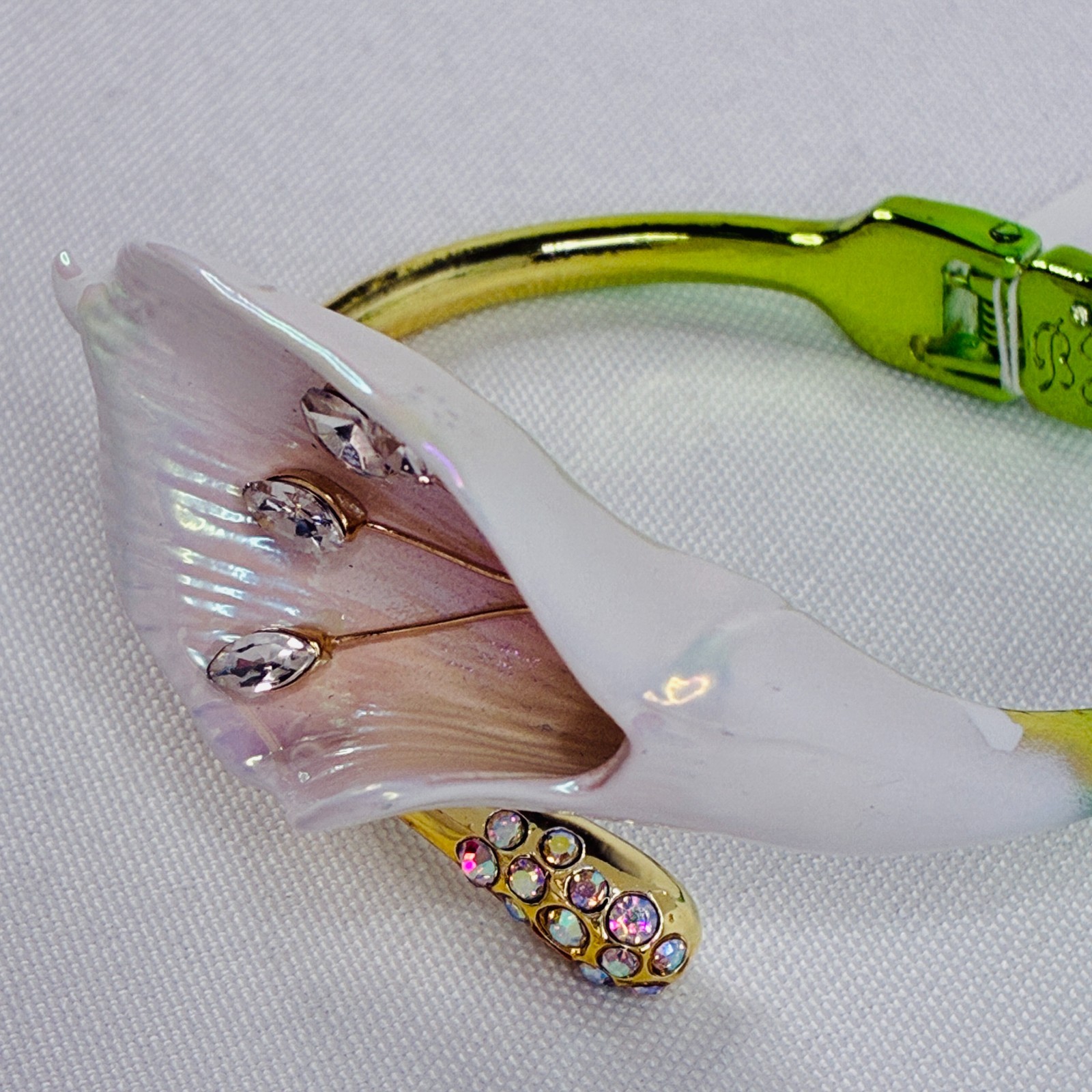 Betsey Johnson Calla Lily Bypass Bracelet Green Hinge Crystal Bangle Flower New
