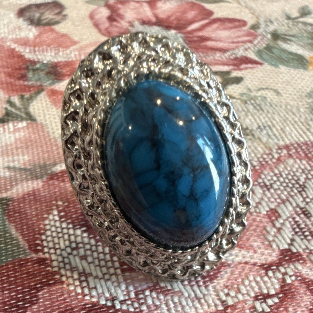 Silver Tone Adjustable Cocktail Statement Ring Size 8 Oval Dyed Howlite