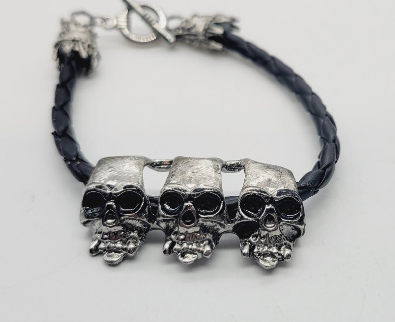 Skull Bracelet Faux Leather Cross Black Toggle Silver tone 9 in