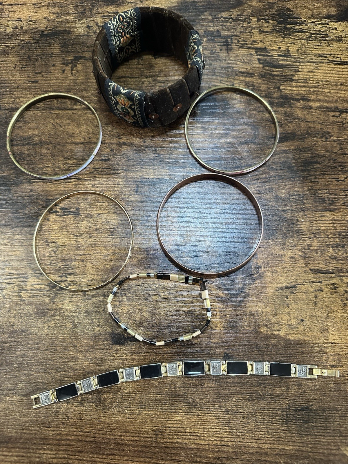 Lot of 7 Bracelets Mixed Materials Leather Bangle Metal Beaded Stretch Cuff