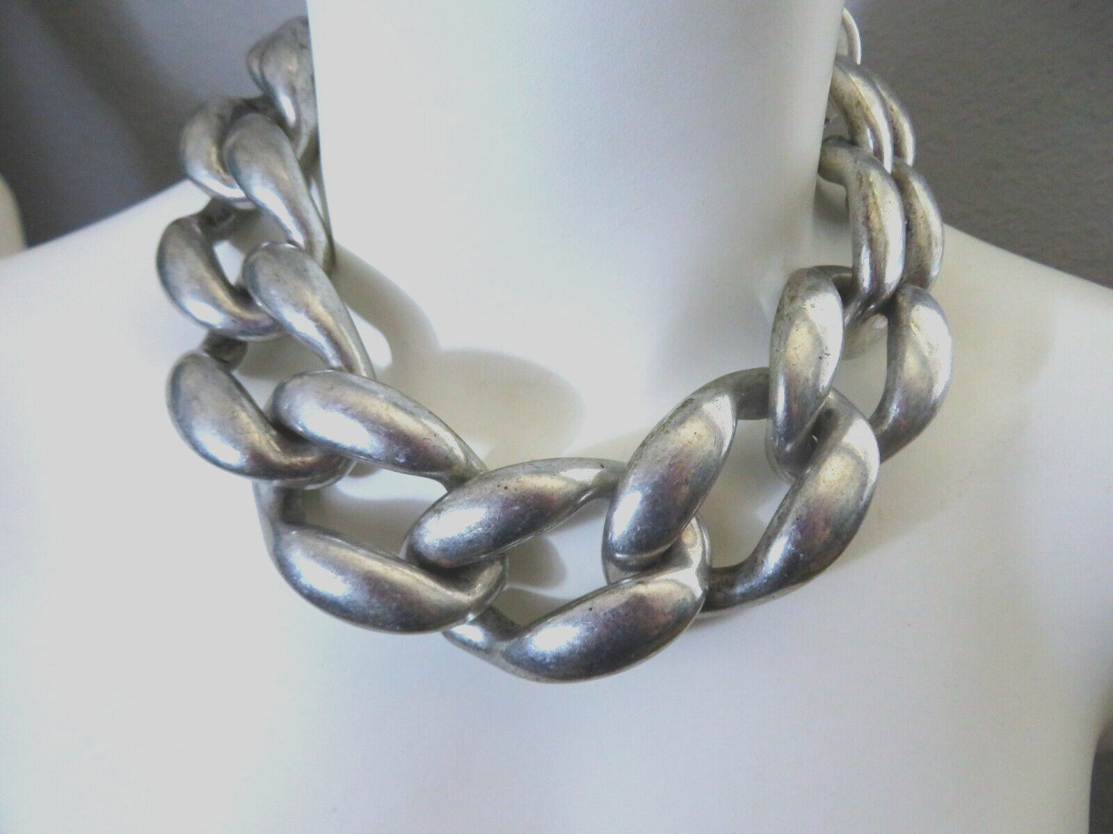 Chunky Link Choker Necklace Silvertone Acrylic Adjustable 17.25 To 19 in