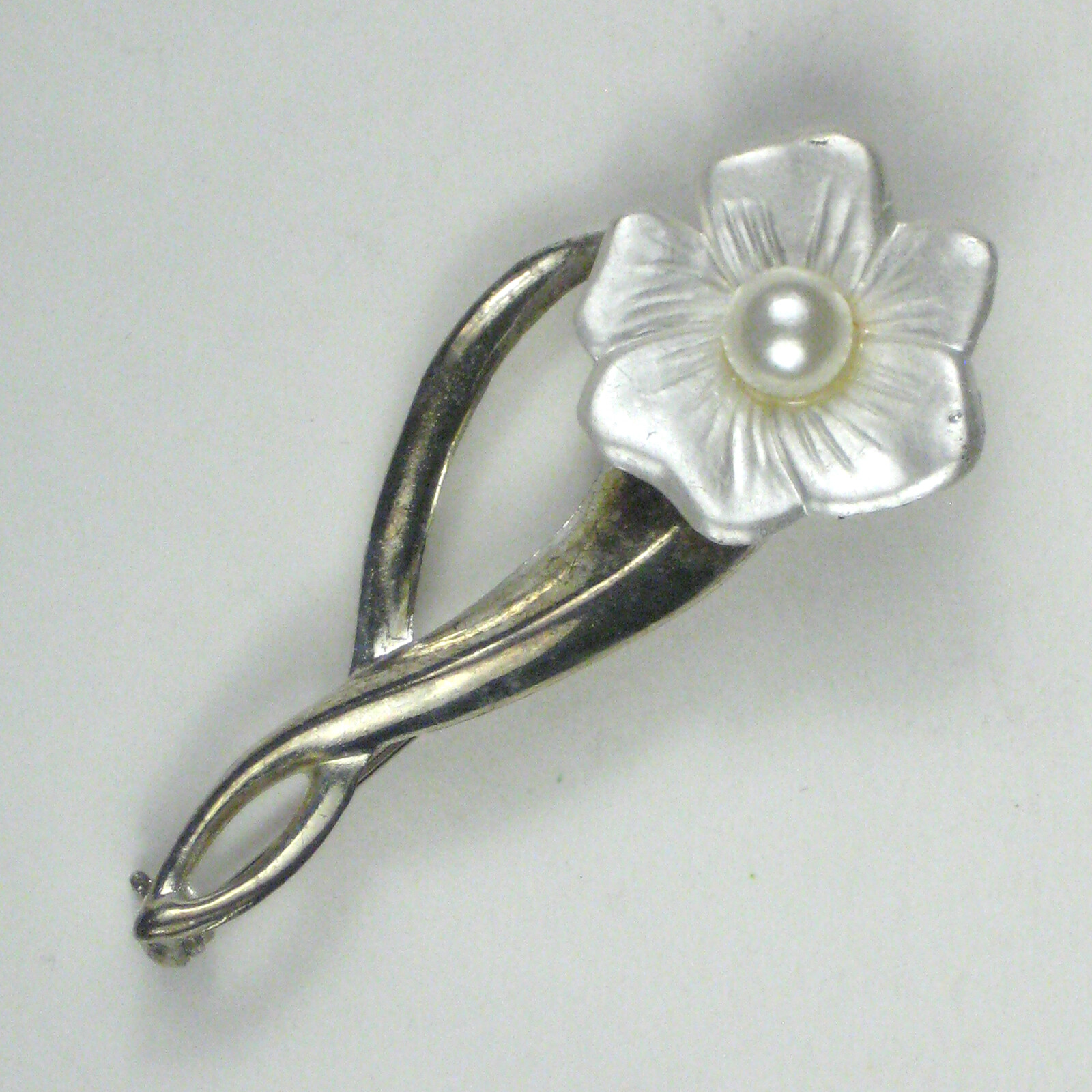 Brooch 2.2 inch Pin Jewelry Flower Floral White Faux Pearl Silvertone Branch
