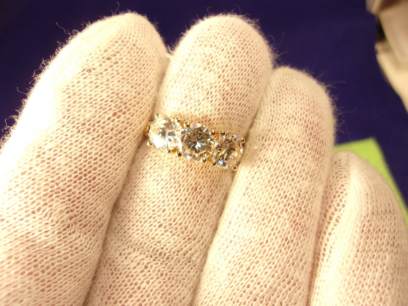 GORGEOUS 14K YELLOW GOLD & 3-STONE WHITE/CLEAR CZ RING, APPROX. 6.5mm DIAMETER