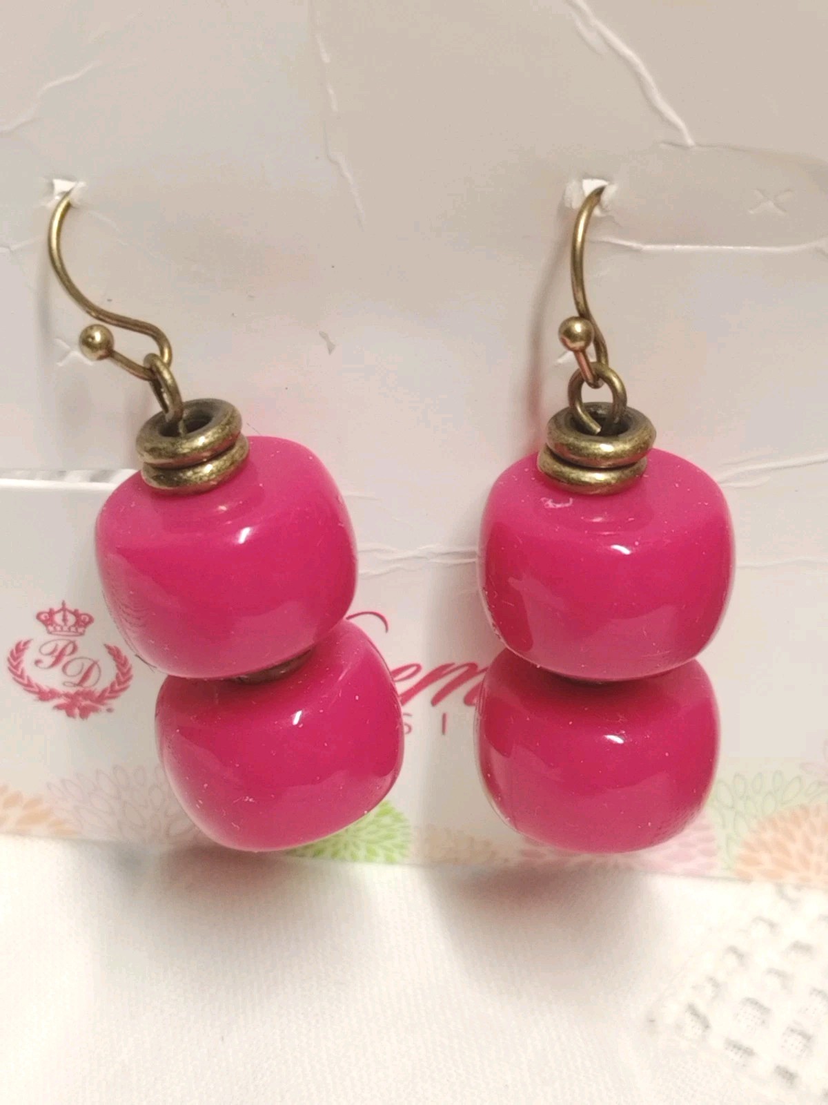 Premier Designs Jewelry LIPSTICK Earrings Brass Plated Fuschia Pink AcrylicHook