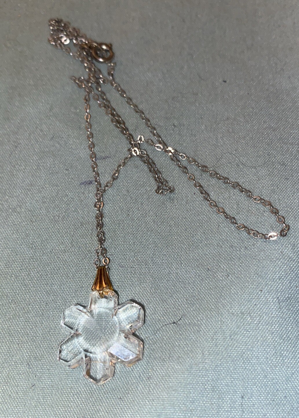 16” Necklace Chain With Clear Flower Rhinestone Pendant .75” Diameter